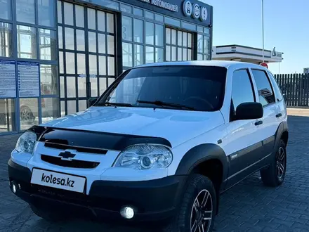 Chevrolet Niva 2011 года за 3 000 000 тг. в Уральск – фото 2