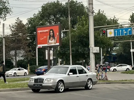 Mercedes-Benz E 280 1994 года за 3 700 000 тг. в Алматы