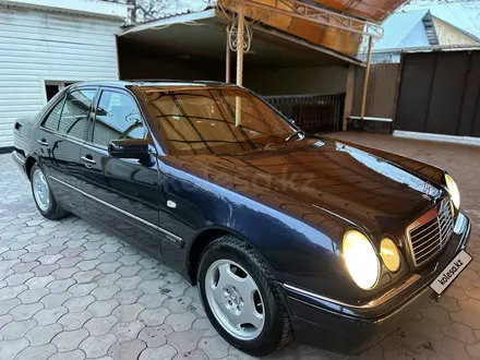 Mercedes-Benz E 280 1997 года за 3 900 000 тг. в Алматы – фото 21