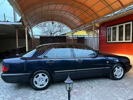 Mercedes-Benz E 280 1997 года за 3 900 000 тг. в Алматы – фото 24