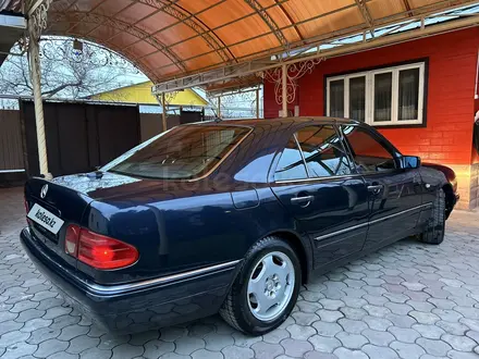 Mercedes-Benz E 280 1997 года за 3 900 000 тг. в Алматы – фото 35