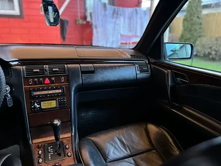 Mercedes-Benz E 280 1997 года за 3 900 000 тг. в Алматы – фото 44