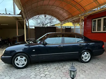 Mercedes-Benz E 280 1997 года за 3 900 000 тг. в Алматы – фото 67