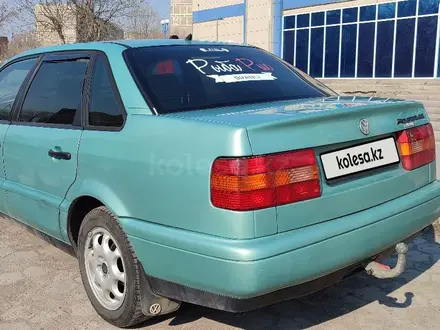 Volkswagen Passat 1994 года за 1 100 000 тг. в Темиртау – фото 4