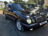 Mercedes-Benz E 230 1997 года за 2 550 000 тг. в Караганда