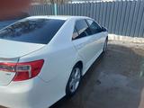 Toyota Camry 2012 года за 5 300 000 тг. в Уральск – фото 3