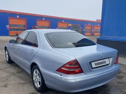 Mercedes-Benz S 320 1999 года за 2 600 000 тг. в Астана – фото 2