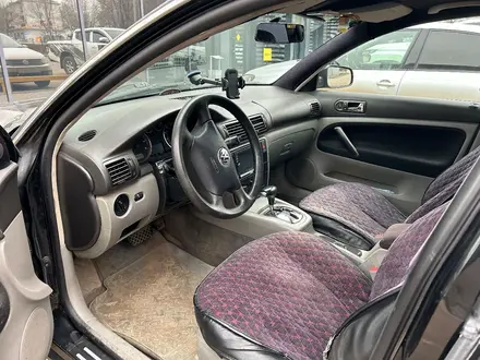 Volkswagen Passat 2002 года за 1 400 000 тг. в Уральск – фото 4