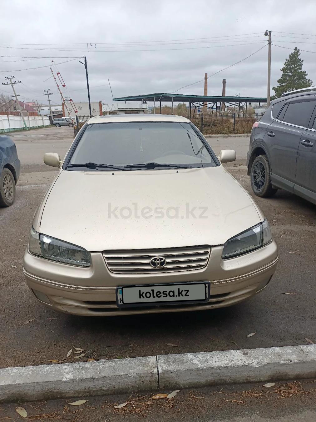 Toyota Camry 1999 г.