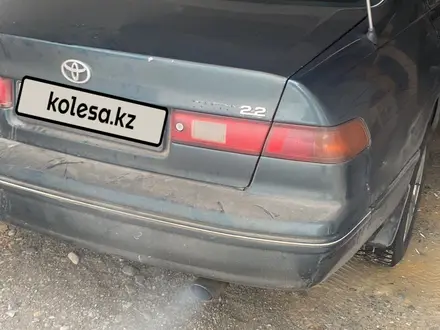 Toyota Camry 1998 года за 3 300 000 тг. в Алматы – фото 10