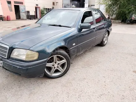 Mercedes-Benz C 220 1996 года за 2 300 000 тг. в Караганда – фото 2