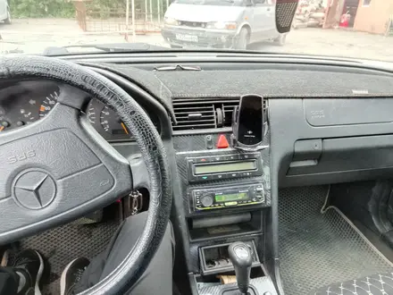 Mercedes-Benz C 220 1996 года за 2 300 000 тг. в Караганда – фото 3