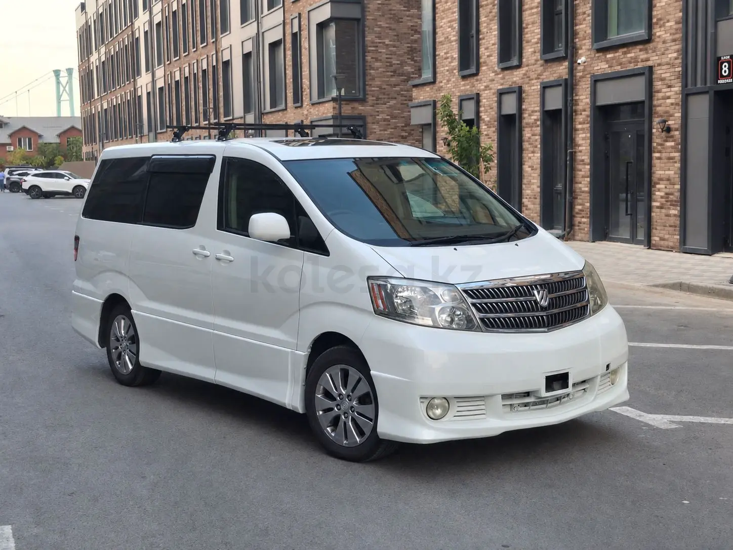 Toyota Alphard, 2005