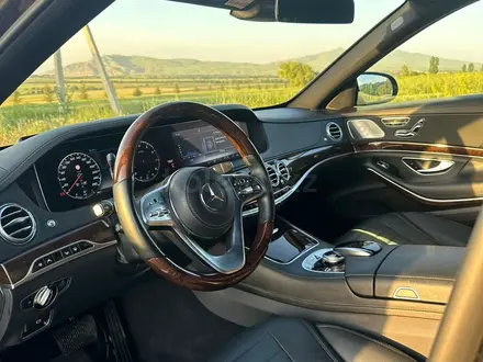 Mercedes-Benz S 560 2018 года за 30 300 000 тг. в Бишкек – фото 9