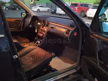 Mercedes-Benz E 240 1999 года за 2 500 000 тг. в Павлодар – фото 10