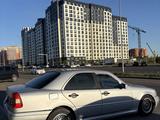 Mercedes-Benz C 200 1997 года за 2 500 000 тг. в Астана – фото 2