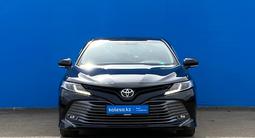 Toyota Camry 2018 года за 13 390 000 тг. в Алматы – фото 2