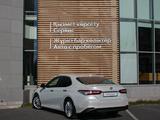 Toyota Camry 2021 года за 14 310 000 тг. в Павлодар – фото 2