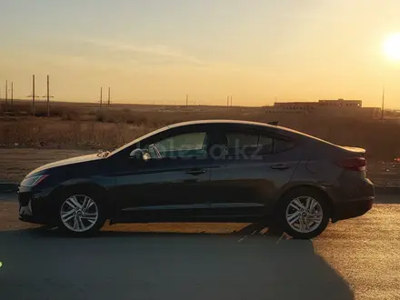Hyundai Elantra 2020 года за 5 500 000 тг. в Актобе – фото 2