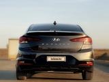 Hyundai Elantra 2020 года за 5 500 000 тг. в Актобе