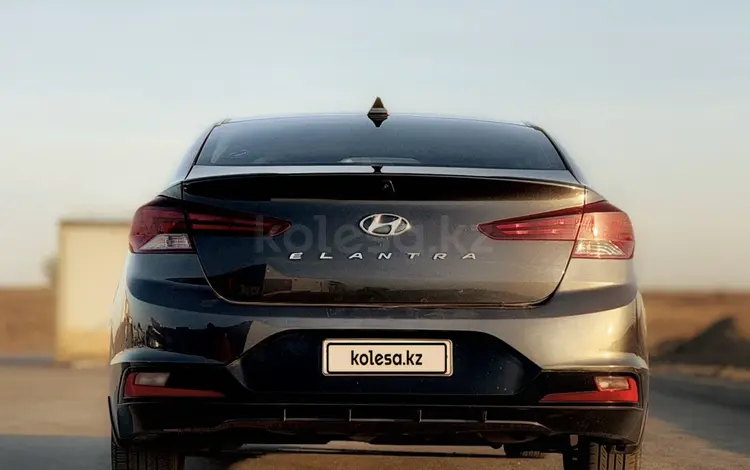 Hyundai Elantra 2020 года за 5 500 000 тг. в Актобе