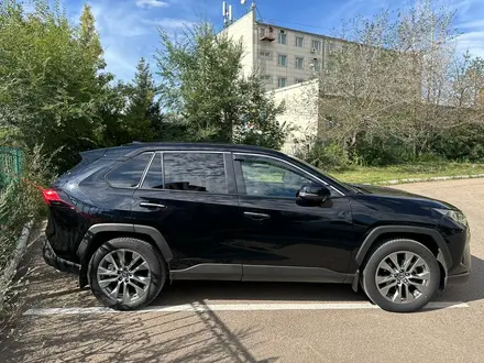 Toyota RAV4 2021 года за 18 600 000 тг. в Астана – фото 4