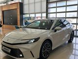 Toyota Camry 2025 года за 24 700 000 тг. в Атырау