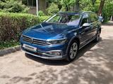 Volkswagen Passat 2023 года за 19 999 000 тг. в Алматы
