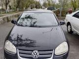 Volkswagen Jetta 2005 года за 3 700 000 тг. в Семей