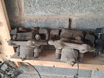 Тормозной суппорт ауди а6 с5 за 8 000 тг. в Астана