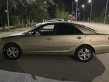 Toyota Camry 2003 года за 3 900 000 тг. в Семей – фото 2