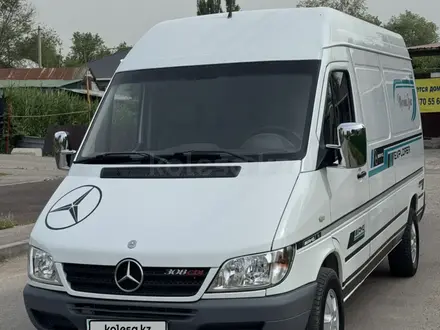 Mercedes-Benz Sprinter 2006 года за 8 500 000 тг. в Алматы – фото 3
