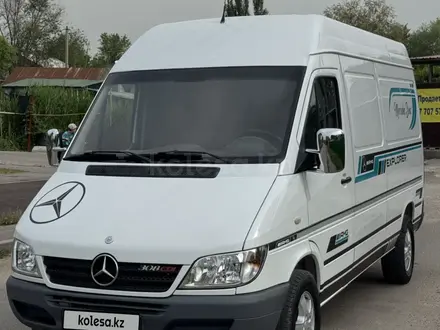 Mercedes-Benz Sprinter 2006 года за 8 500 000 тг. в Алматы – фото 25