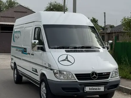 Mercedes-Benz Sprinter 2006 года за 8 500 000 тг. в Алматы – фото 30