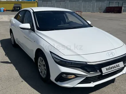 Hyundai Elantra 2025 года за 9 200 000 тг. в Уральск – фото 2