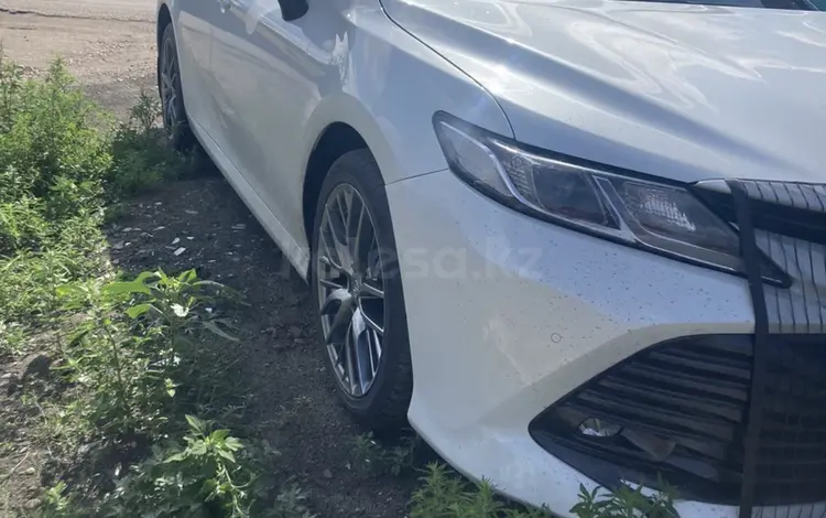 Toyota Camry 2020 года за 12 000 000 тг. в Семей