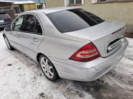 Mercedes-Benz C 240 2003 года за 2 800 000 тг. в Алматы – фото 6