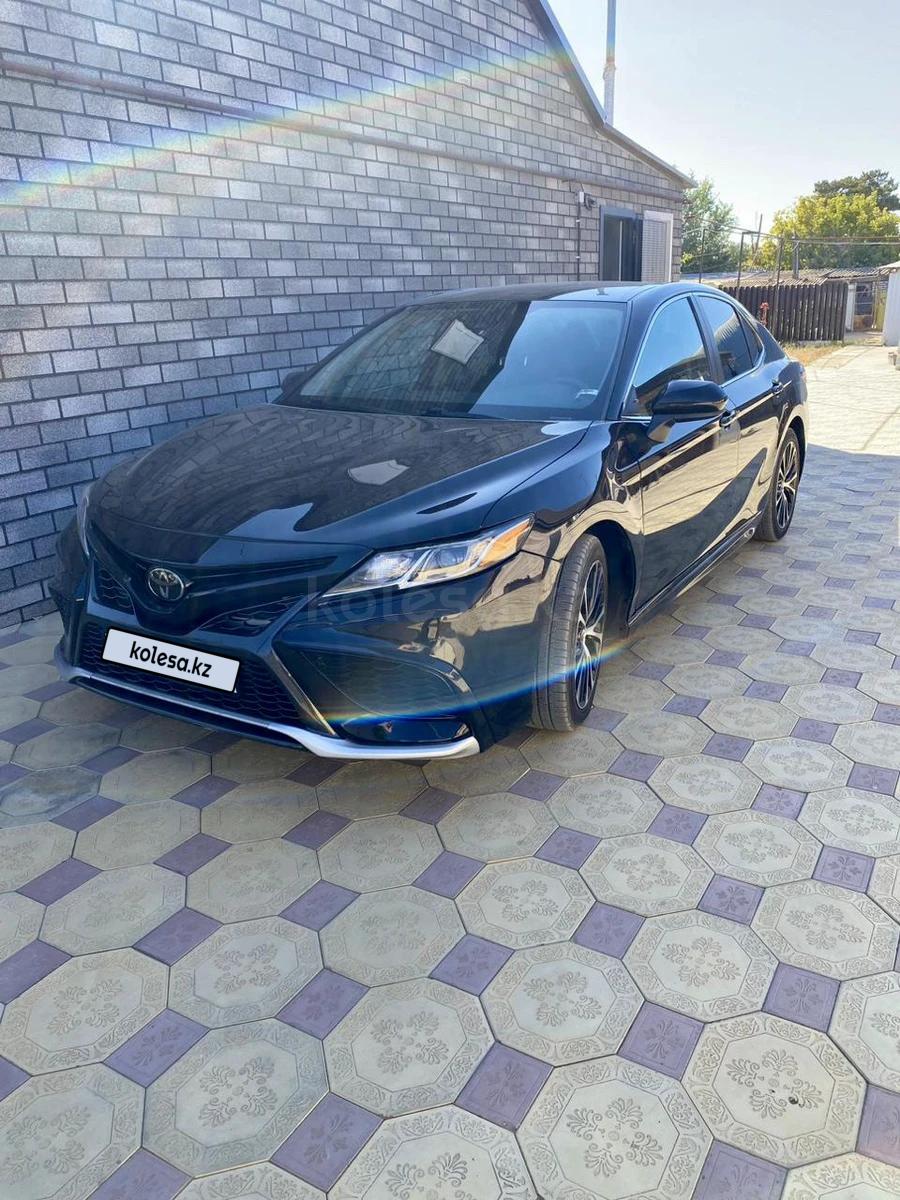 Toyota Camry 2019 г.