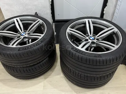 Диски 167 стиль от М6/М5 е63/60 с резиной летней за 1 100 000 тг. в Аксай – фото 2