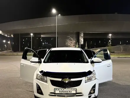 Chevrolet Cruze 2013 года за 3 400 000 тг. в Талдыкорган – фото 2