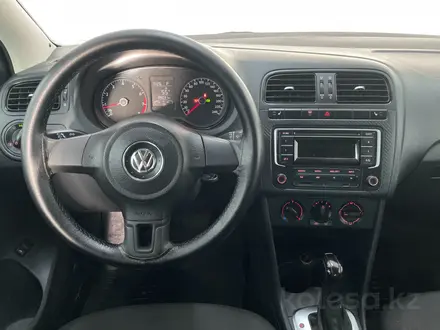 Volkswagen Polo 2015 года за 4 830 000 тг. в Актобе – фото 12