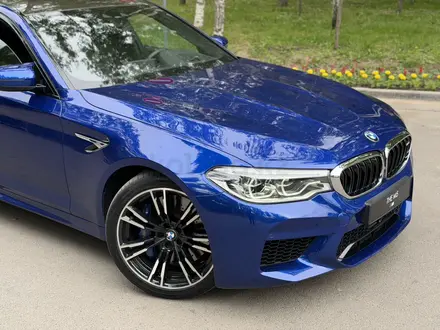 BMW M5 2019 года за 45 000 000 тг. в Алматы – фото 2