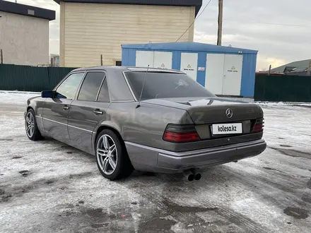 Mercedes-Benz E 260 1991 года за 2 200 000 тг. в Алматы – фото 3