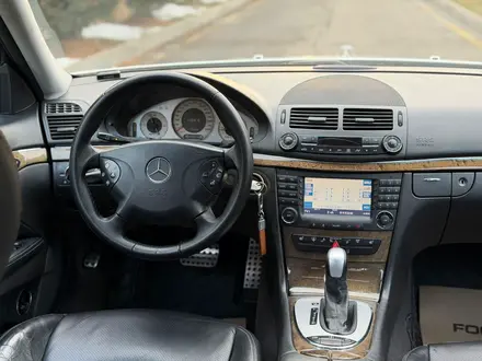 Mercedes-Benz E 55 AMG 2005 года за 15 000 000 тг. в Алматы – фото 18