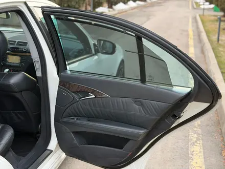 Mercedes-Benz E 55 AMG 2005 года за 15 000 000 тг. в Алматы – фото 21
