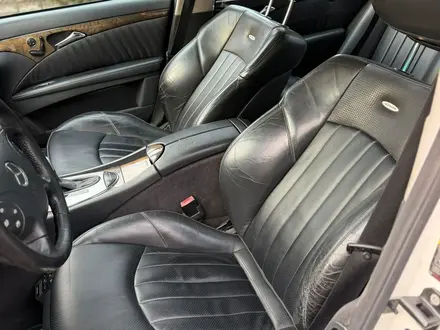 Mercedes-Benz E 55 AMG 2005 года за 15 000 000 тг. в Алматы – фото 25