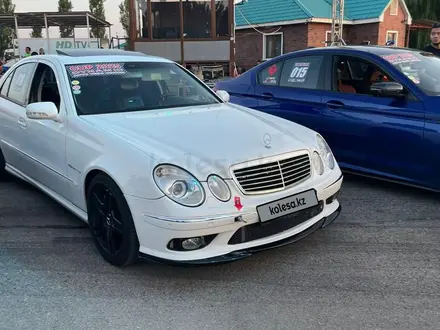 Mercedes-Benz E 55 AMG 2005 года за 15 000 000 тг. в Алматы – фото 27
