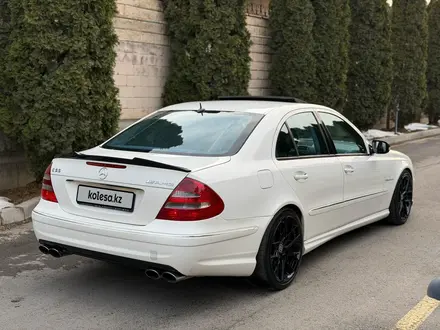 Mercedes-Benz E 55 AMG 2005 года за 15 000 000 тг. в Алматы – фото 30