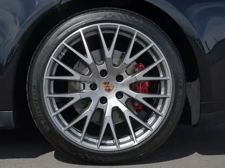 Porsche Panamera GTS 2026 года за 142 000 000 тг. в Уральск – фото 35