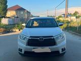 Toyota Highlander 2014 года за 14 500 000 тг. в Актобе